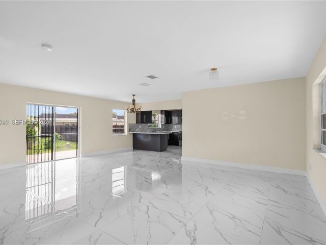 Дом в аренду по адресу 10700 SW 70th St - фото 7513562