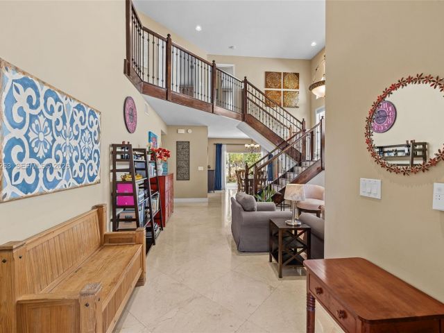 Продажа дома по адресу 4650 NW 109th Ct - фото 7536287