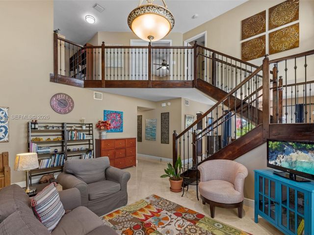 Продажа дома по адресу 4650 NW 109th Ct - фото 7536289