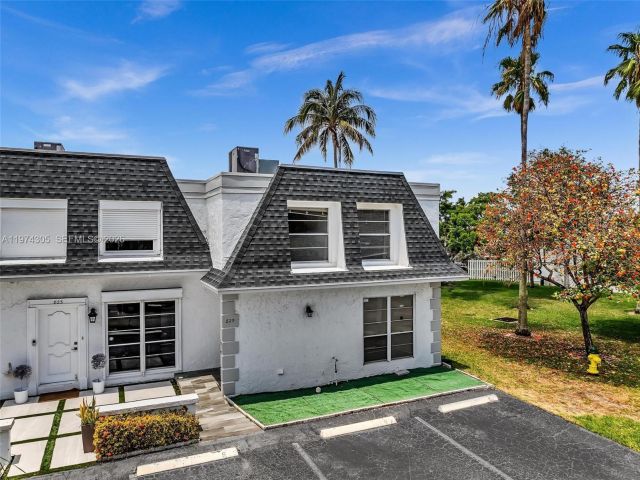 Дом в аренду по адресу 825 NE 26th Ave - фото 7462288