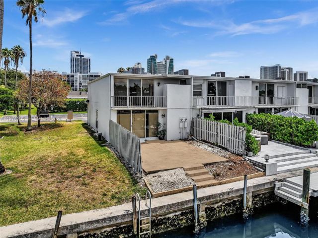 Дом в аренду по адресу 825 NE 26th Ave - фото 7462294