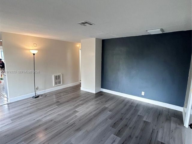 Дом в аренду по адресу 91 NE 6th Ct 0 - фото 7450499