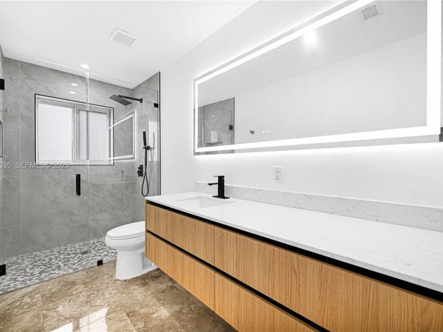 Продажа дома по адресу 5510 NE 18th Ave - фото 7482970