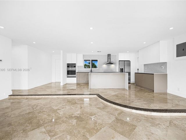 Продажа дома по адресу 5510 NE 18th Ave - фото 7482976