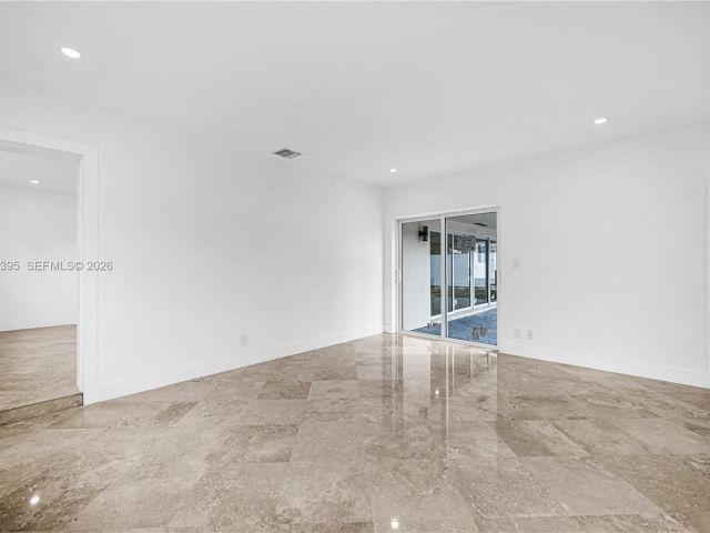 Продажа дома по адресу 5510 NE 18th Ave - фото 7482980