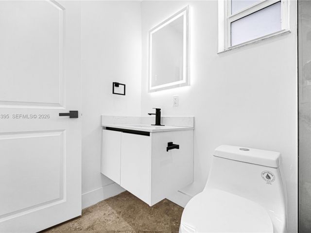 Продажа дома по адресу 5510 NE 18th Ave - фото 7482983