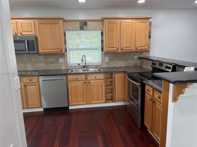 Дом в аренду по адресу 3617 Cleveland St - фото 7474550