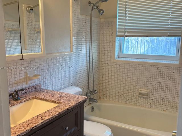 Дом в аренду по адресу 3617 Cleveland St - фото 7474553