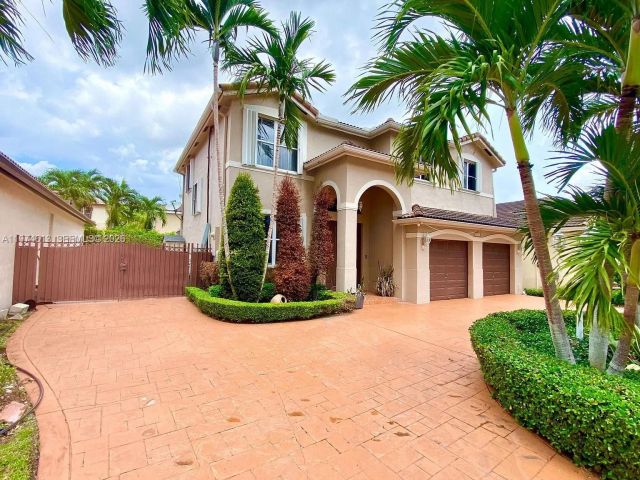 Дом в аренду по адресу 13851 SW 38th Ln - фото 7466220