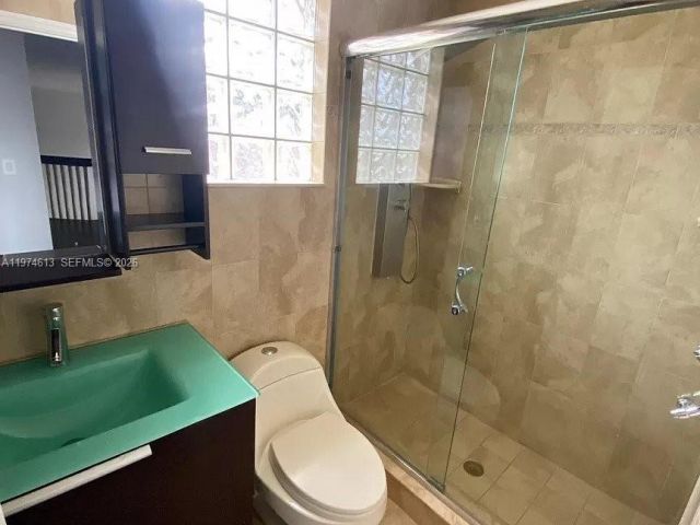 Дом в аренду по адресу 13851 SW 38th Ln - фото 7466231