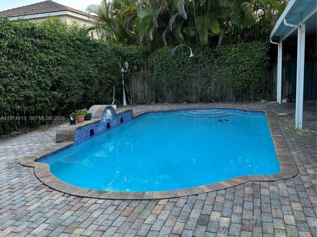 Дом в аренду по адресу 13851 SW 38th Ln - фото 7466232