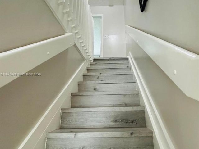 Продажа дома по адресу 13890 SW 64th St - фото 7522276