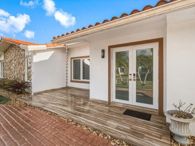 Продажа дома по адресу 13170 SW 20th St - фото 7515424