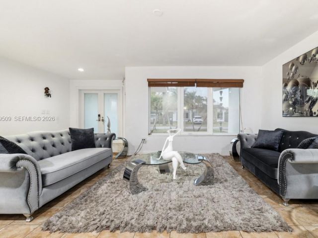 Продажа дома по адресу 13170 SW 20th St - фото 7515426