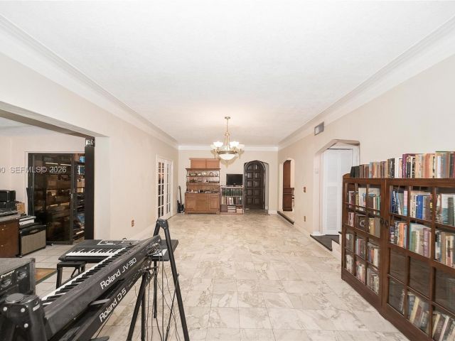 Продажа дома по адресу 1727 SW 11th Ter - фото 7518226