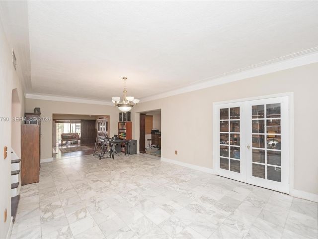 Продажа дома по адресу 1727 SW 11th Ter - фото 7518228