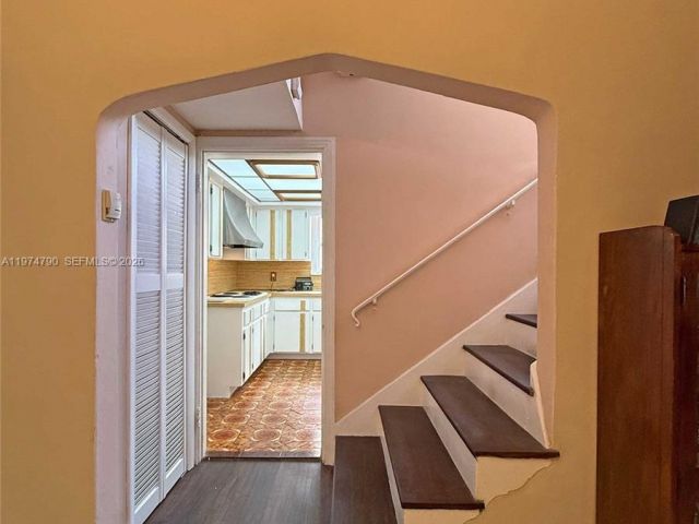 Продажа дома по адресу 1727 SW 11th Ter - фото 7518235