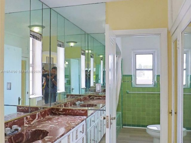 Продажа дома по адресу 1727 SW 11th Ter - фото 7518236