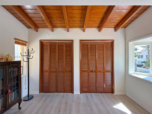 Продажа дома по адресу 1727 SW 11th Ter - фото 7518239