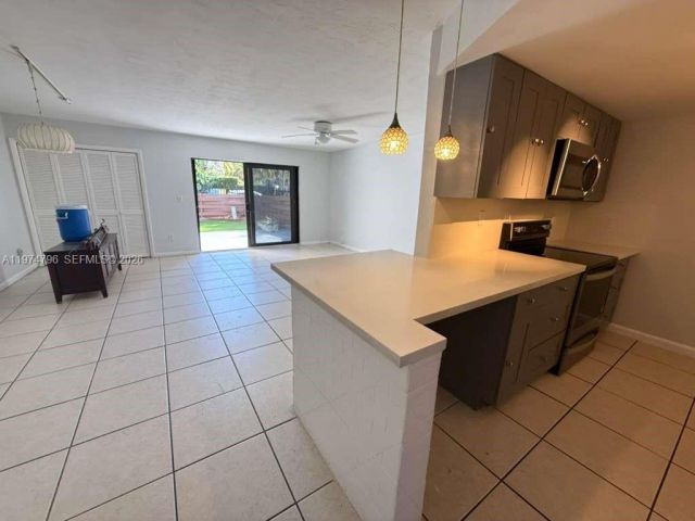 Дом в аренду по адресу 13503 NE 24th Pl 13503 - фото 7475697