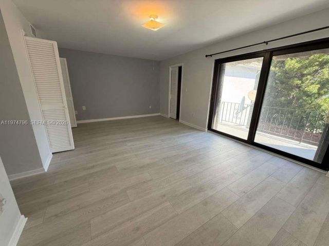 Дом в аренду по адресу 13503 NE 24th Pl 13503 - фото 7475702