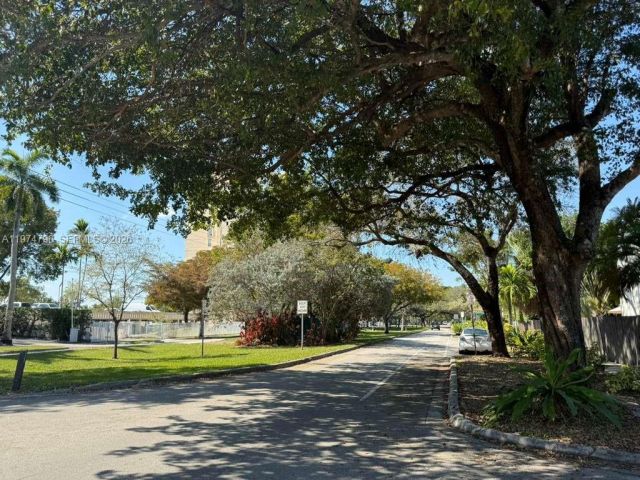 Дом в аренду по адресу 13503 NE 24th Pl 13503 - фото 7475711