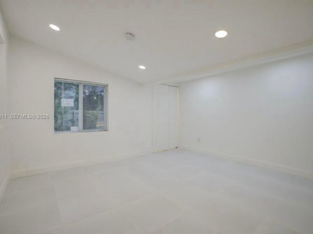 Дом в аренду по адресу 1101 NW 14th Ct - фото 7483103