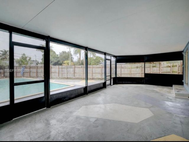 Дом в аренду по адресу 1101 NW 14th Ct - фото 7483106