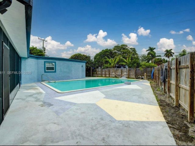 Дом в аренду по адресу 1101 NW 14th Ct - фото 7483108