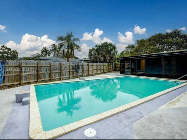 Дом в аренду по адресу 1101 NW 14th Ct - фото 7483109