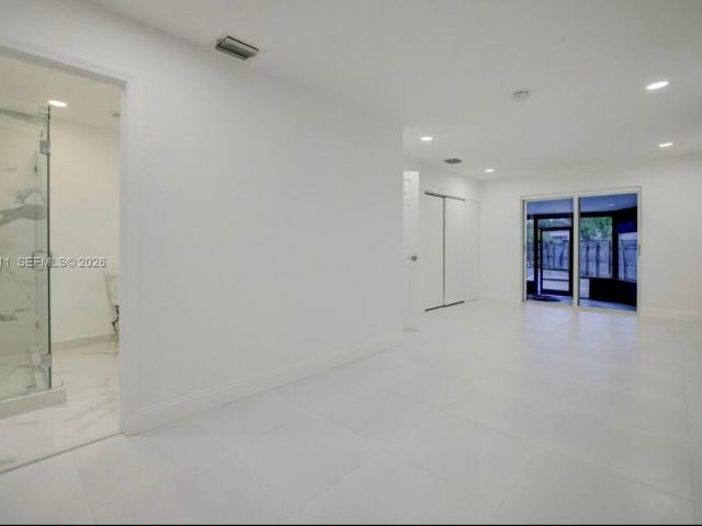 Дом в аренду по адресу 1101 NW 14th Ct - фото 7483110