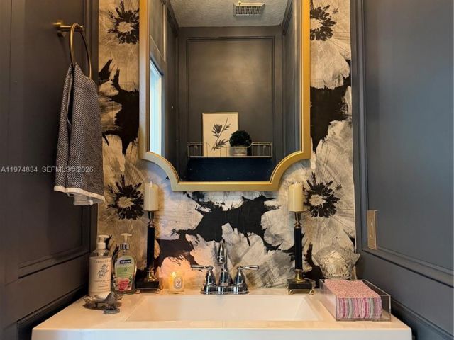 Продажа дома по адресу 3744 SW 156th Ct - фото 7537005