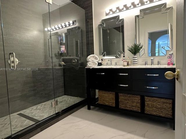 Продажа дома по адресу 3744 SW 156th Ct - фото 7537010