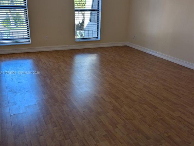 Дом в аренду по адресу 13511 NE 24th Pl - фото 7475320