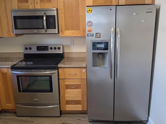 Дом в аренду по адресу 13511 NE 24th Pl - фото 7475316