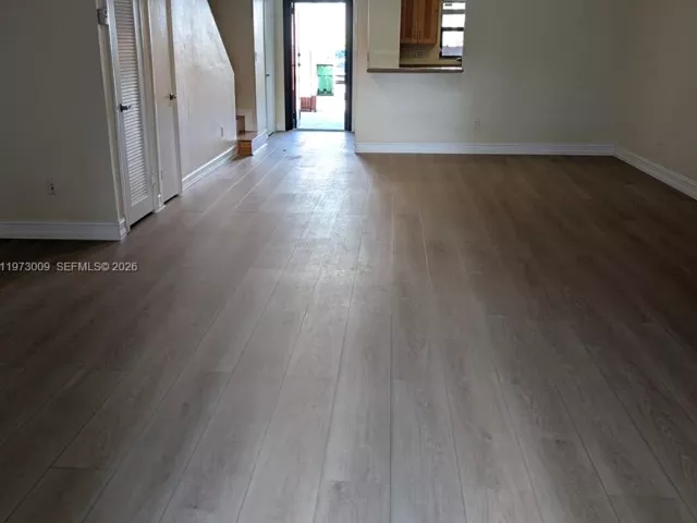 Дом в аренду по адресу 13511 NE 24th Pl - фото 7475318