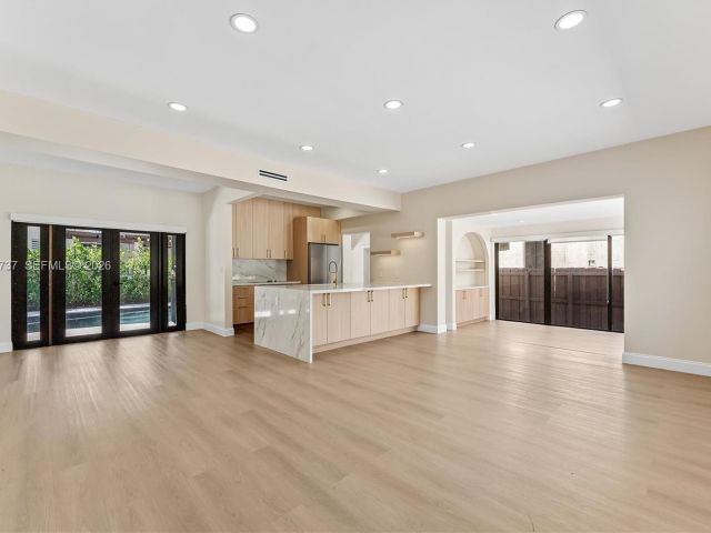 Продажа дома по адресу 4144 Alton Rd - фото 7468752