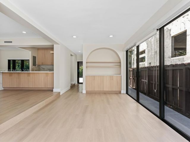 Продажа дома по адресу 4144 Alton Rd - фото 7468757