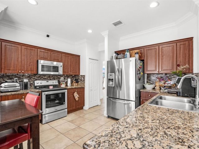 Продажа дома по адресу 16610 SW 57 LN - фото 7525746