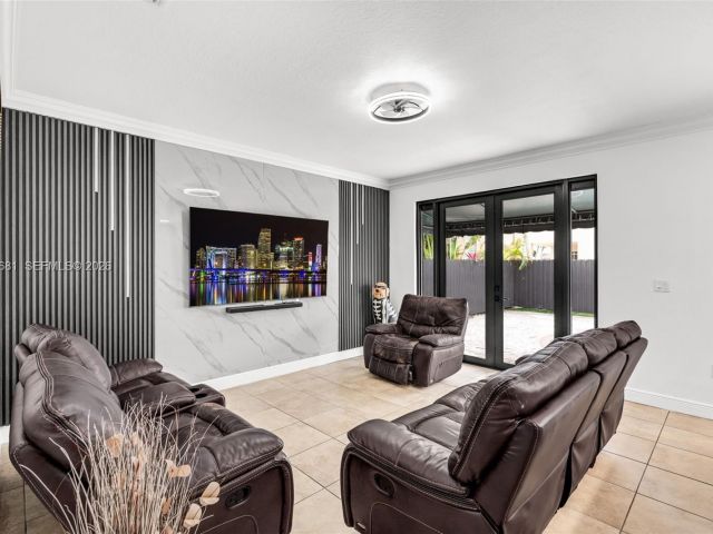 Продажа дома по адресу 16610 SW 57 LN - фото 7525750