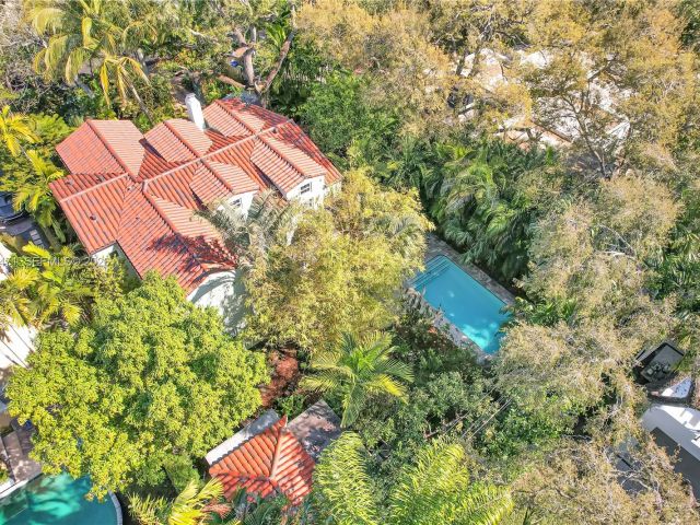 Продажа дома по адресу 1720 Espanola Dr - фото 7525368