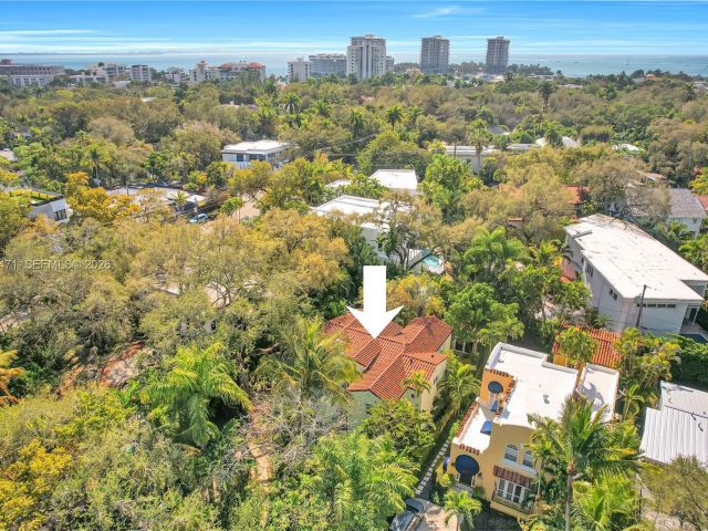 Продажа дома по адресу 1720 Espanola Dr - фото 7525370