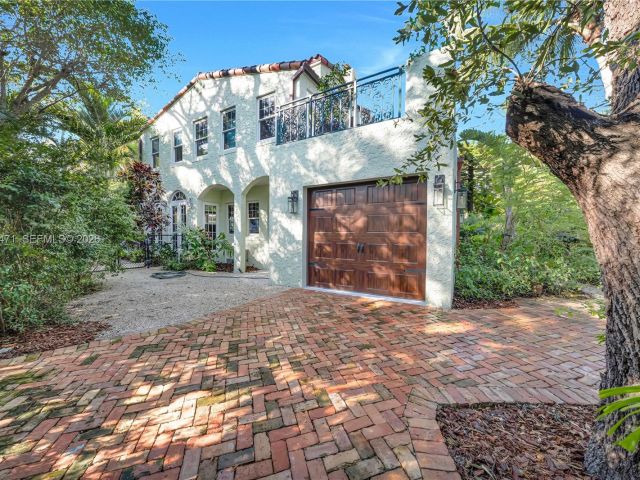 Продажа дома по адресу 1720 Espanola Dr - фото 7525374