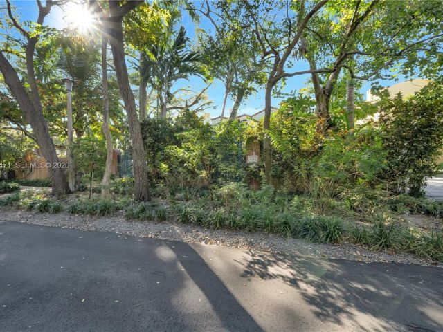 Продажа дома по адресу 1720 Espanola Dr - фото 7525377