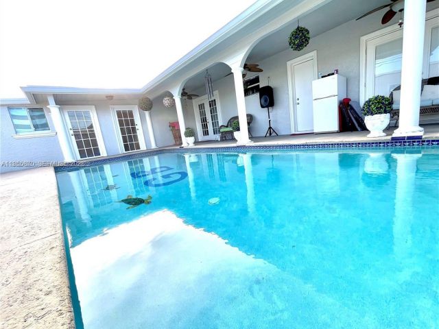 Дом в аренду по адресу  - фото 7525059