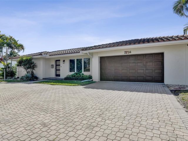 Продажа дома по адресу 2724 NE 10th St - фото 7510320