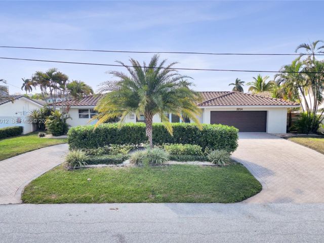 Продажа дома по адресу 2724 NE 10th St - фото 7510322