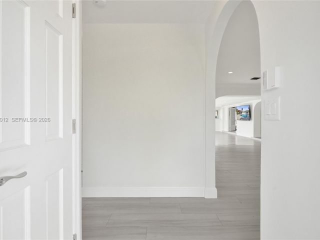 Продажа дома по адресу 2724 NE 10th St - фото 7510326