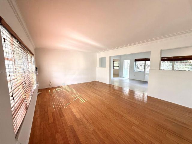 Дом в аренду по адресу 845 Fairway Dr - фото 7524573