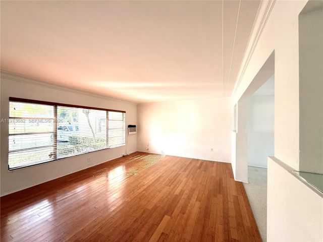 Дом в аренду по адресу 845 Fairway Dr - фото 7524575